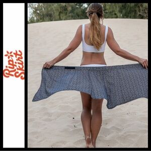 NWOT RipSkirt Hawaii Swim Cover-Up Skirt